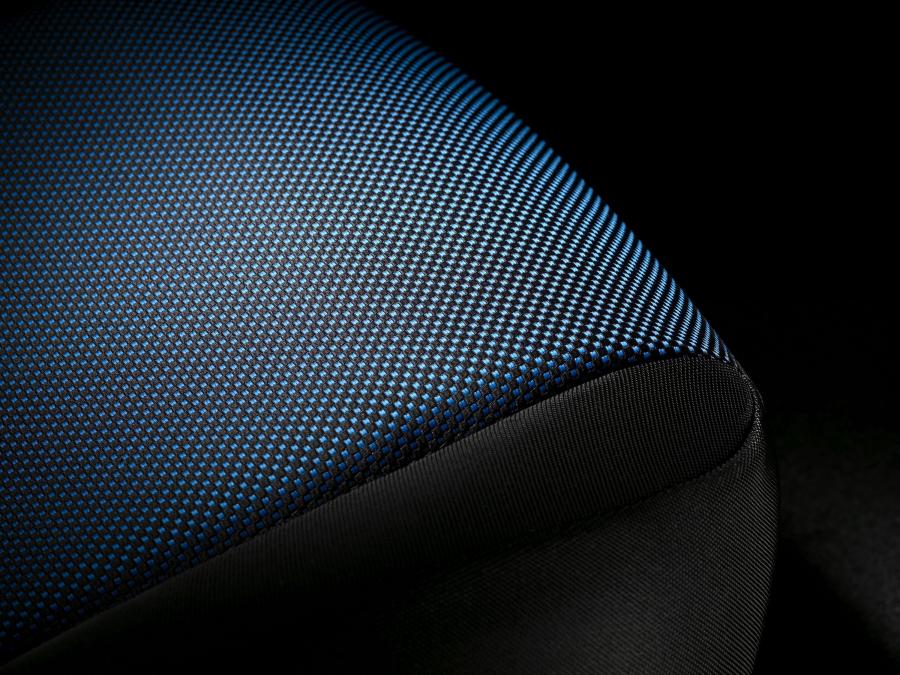 Детали интерьера Scion tC Release Series 6.0 2010 года  (фото 5 из 9)